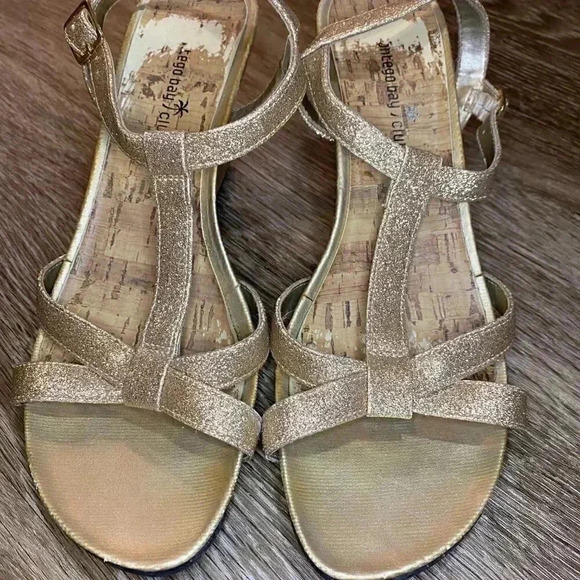 Gold Wedge Sandal - 8.5 - Picture 2 of 10